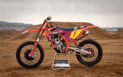 KTM PRESENTEERT KTM 250 SX-F TROY LEE DESIGNS-MOTOCROSSMACHINE VOOR 2021